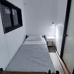 Pieza Independiente 2 Camas Con Estacionamiento